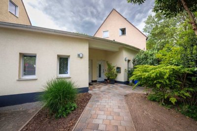 RESERVIERT - Reihenhaus in zentrumsnaher Lage – Zwei Wohneinheiten, saniert & voll vermietet!