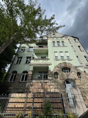 **ANFRAGESTOPP ** 4-Zimmer-Wohnung mit Balkon und Aufzug in zentraler Lage