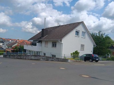 Gemütliche Dachgeschosswohnung mit Weitblick & Balkon