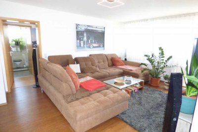Gepflegte, helle und gut aufgeteilte  2,5 Zimmer-ETW mit Loggia in Ludwigsburg