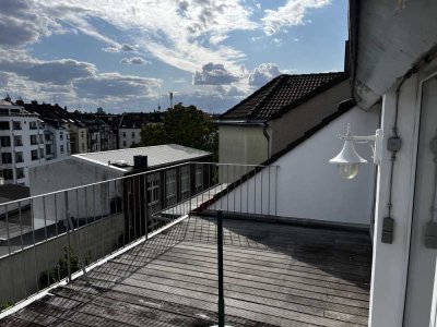 Vollständig renovierte 2-Zimmer-Wohnung mit Dachterrasse in Düsseldorf- Flingern
