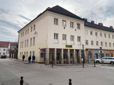 Helle teilmöblierte Wohnung im Stadtzentrum!