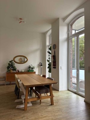 Stilvolle 3-Zimmer-Altbauwohnung mit Balkon in Top-Lage von Giesenkirchen