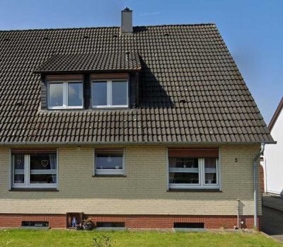 DHH mit 2 Wohnungen + großem Grundstück in ruhiger Lage in Reinfeld von Privat