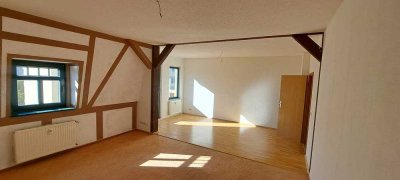 Sonnige 3-Zimmer Dachgeschosswohnung mit Balkon und Dachterrasse