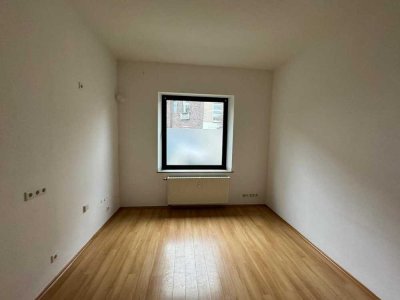 Helle 1-Zimmer-Wohnung mit separatem Bad nahe dem Volksgarten