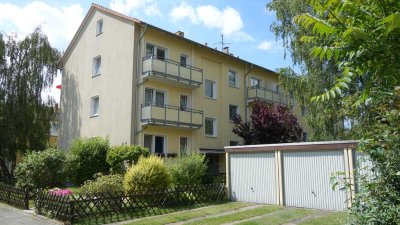 ab sofort • zwei Balkone • teilweise Parkett