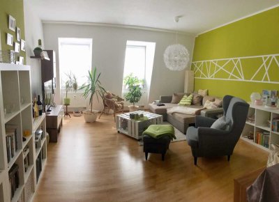 Helle, gemütliche und großzügige 2-R-Wohnung inkl. Einbauküche!