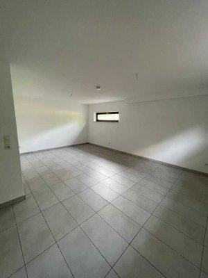 Schöne 1-Zimmer Souterrainwohnung