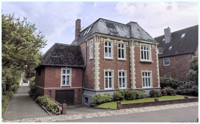 TOPLAGE Husum Zentrum: Repräsentative VILLA AM SCHLOSSPARK mit großem Süd-Garten/ Bauplatz !