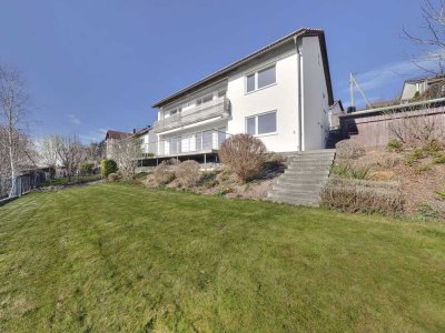 Renoviertes EFH mit schönem Garten und traumhafter Aussicht!
