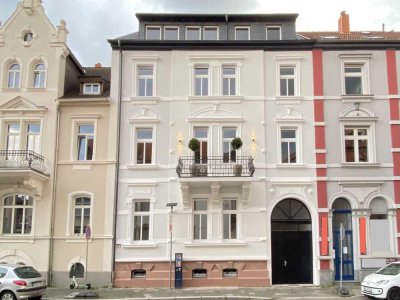 Exklusive, hübsche, neuwertige 4-Zimmer Wohnung in bester Lage von Kaiserslautern.