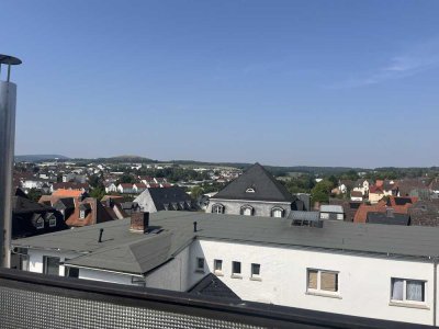 Kernsaniert & klimatisiert: 2-Zi.-Wohnung mit Wintergarten und Taunusblick in Usingen