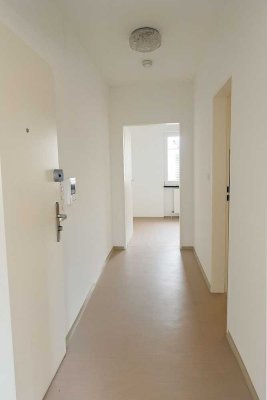 RESERVIERT Renovierungsobjekt mit Potenzial: 1-Zimmer-Apt. mit Loggia – Ideal für Fix & Flip