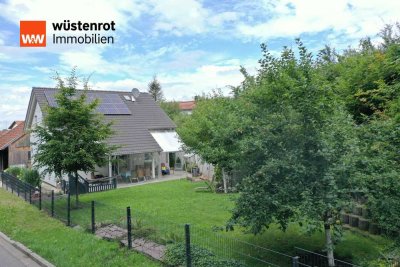 Sonniges und ruhiges Familienidyll – Einfamilienhaus KfW 40, Energieeffizient  in Laberweinting