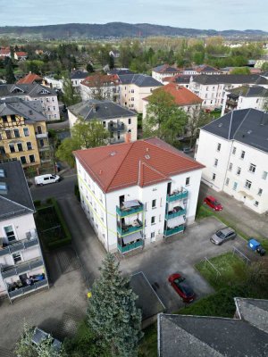 Helle 2-Raumwohnung mit Balkon in ruhiger Lage – nur 5 Min. zur S-Bahn nach Dresden