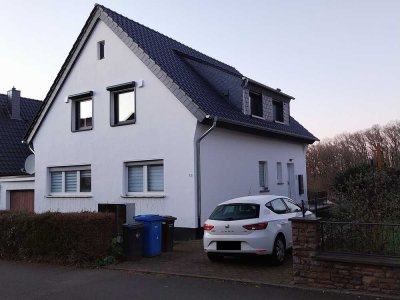 Erstbezug nach Sanierung mit Einbauküche: Attraktive 3-Raum-DG-Wohnung ideal für Pärchen