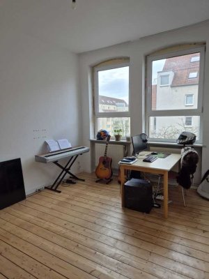 WG Zimmer für Studentin   bitte Beachten