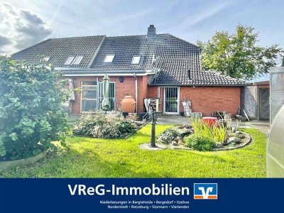 Gemütliche Doppelhaushälfte in ruhiger Lage mit großem Gartenhaus und Gewächshaus