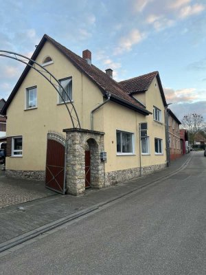 Geräumiges 6-Raum-Einfamilienhaus mit EBK in Eimsheim