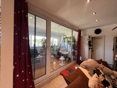 3-Zimmer-Dachgeschosswohnung // Fahrstuhl // Einbauküche // Stellplatz