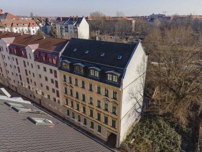 Balkon neu angebaut – Denkmalgeschützte 3-Raumwohnung in Leipzig Anger-Crottendorf!