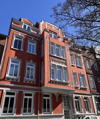 Schöner Wohnen im stilvollen Altbau in ruhiger Wohnlage WHV