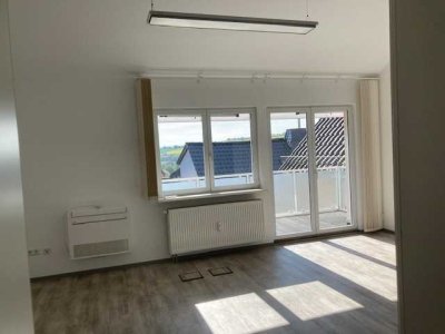 Sonnige 1-Zimmer-DG-Wohnung mit EBK in Hünstetten