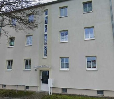 Attraktive und vollst. renovierte 3-Zimmer-Wohnung mit lux. Innenausstattung mit Balkon und EBK