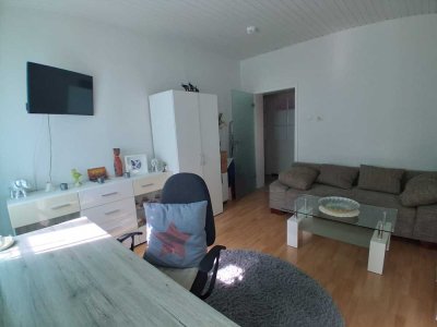 2-Zimmer Wohnung im EG - Möbelübernahme möglich