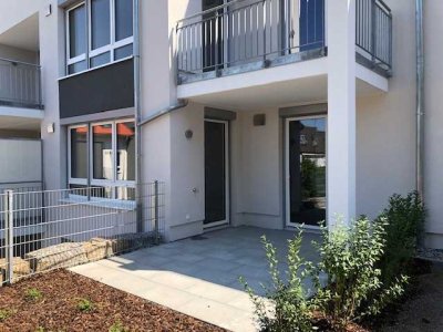 Zweitbezug: Moderne 2-Zimmer-Terrassenwohnung mit EBK, Balkon, Tiefgarage und Aufzug in Böblingen