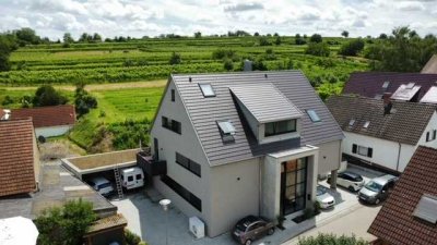 Neue, helle 3 Zimmer Wohnung mit Blick in die Weinberge