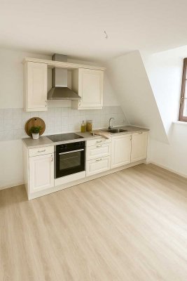 ++Helle 3-Zimmer-Dachgeschosswohnung++
