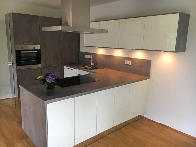 Moderne 3-Zimmer-Wohnung mit Balkon, Einbauküche & Tiefgaragenstellplatz in Bonn-Friesdorf/Hochkreuz