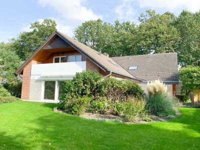 Top Lage an der Dinkel: Renoviertes Haus in Neuenhaus mit großem Garten zur Miete