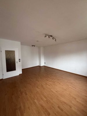 Attraktive 4-ZKB-Wohnung in der Nähe der Uniklinik Augsburg