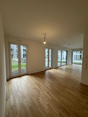 Großzügige 3 Zimmerwohnung mit 2 Terrassen und großem Garten