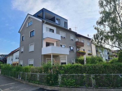 Neuwertige 2-Zimmer-DG-Wohnung mit Balkon und EBK in Wendlingen