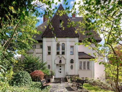 Moderne trifft auf historischen Baustil : Prachtvolle und sanierte Villa in Frohnau