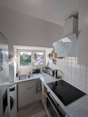 Gepflegte DG-Wohnung mit drei Zimmern in Edingen