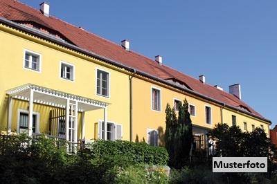 2-Familienhaus mit Garage