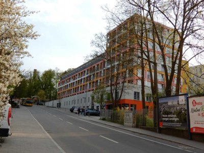 kleine 1-Zimmer-Wohnung mit Pantry-Küche, Balkon und TG Stellplatz - UNISONO