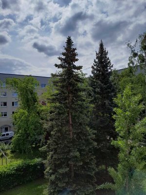 Saniert, hell, günstig, Wohnung mit Dusche! Kontakt 0160 90540059
