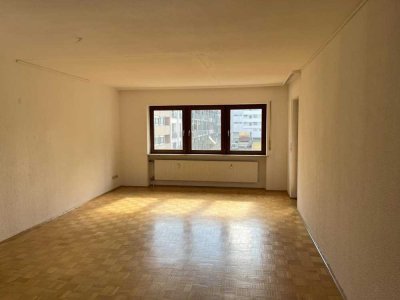 Geräumige 3-Zimmer Wohnung mit Südseiten Balkon und Stellplatz in der Fürther Südstadt