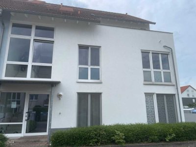 Stilvolle, modernisierte 4-Raum-Maisonette-Wohnung mit geh. Innenausstattung -2 Terrassen und EBK