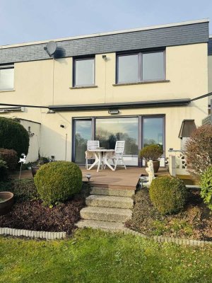 +++ Exklusive Gelegenheit: Stilvolles Reihenmittelhaus mit Garten u. Panoramablick ins Grüne +++