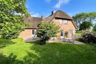 Reedecktes Doppelhaus in attraktiver Lage (positiver Bauvorbescheid für eine Ferienwohnung)