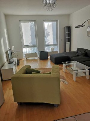 Voll eingerichtete helle Maisonette-Wohnung Alt-Lörick