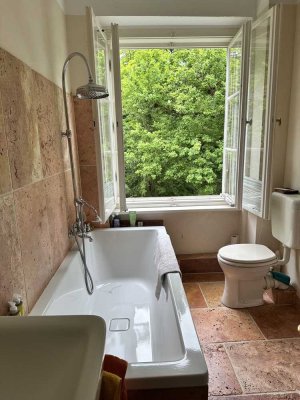 Wohnen im Grünen-mit sehr hohem Dachboden (Ausbaureserve) in Berlin Zehlendorf