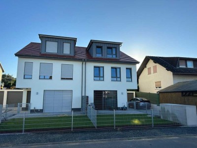 Neue Doppelhaushälfte mit Garten